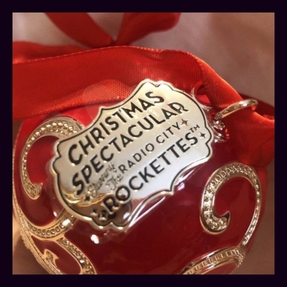 Pandora Limited Edition Radio City Rockettes 2017 Black Friday Ornament & Charm - Picture 6 of 6